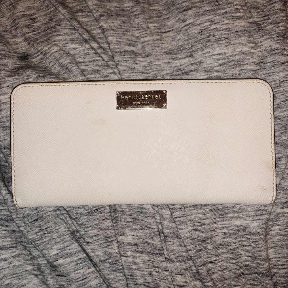 Henri Bendel Wallet